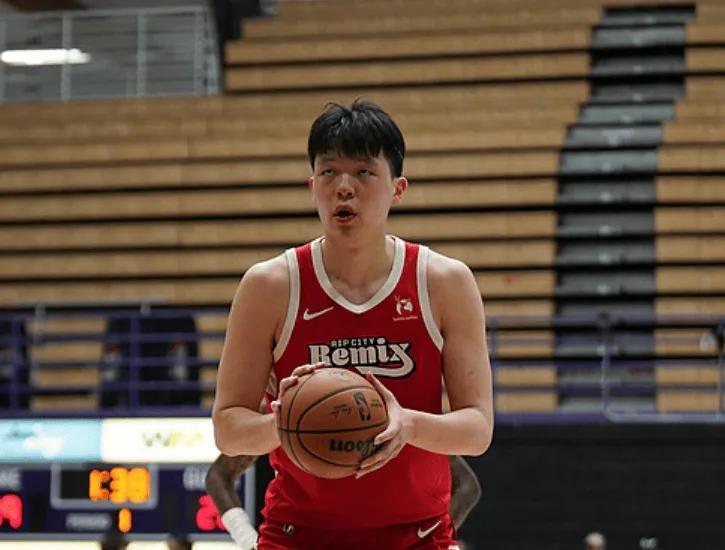 杨瀚森G联赛轰31分！奈何队友太独关键球无球权，防守被点需总结