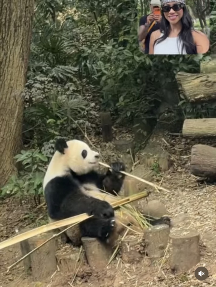 世界杯赛事直播官网app下载-克雷桑女友晒和克雷桑及友人在成都游玩照:带着爱来到成都
